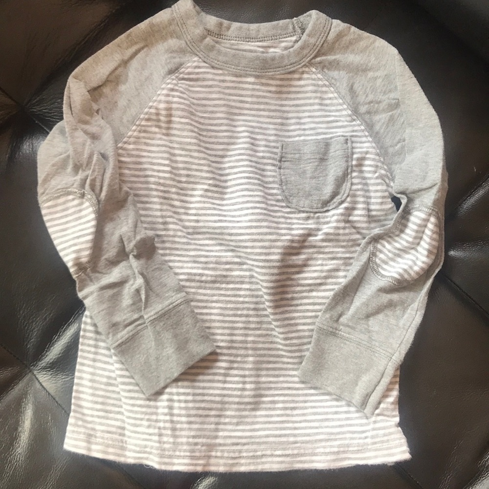Long sleeve boys T-shirt. Like new!